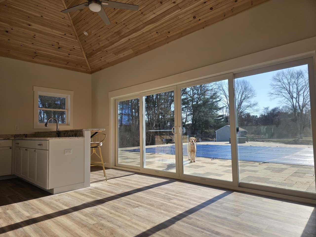 Kitchen next to the pool