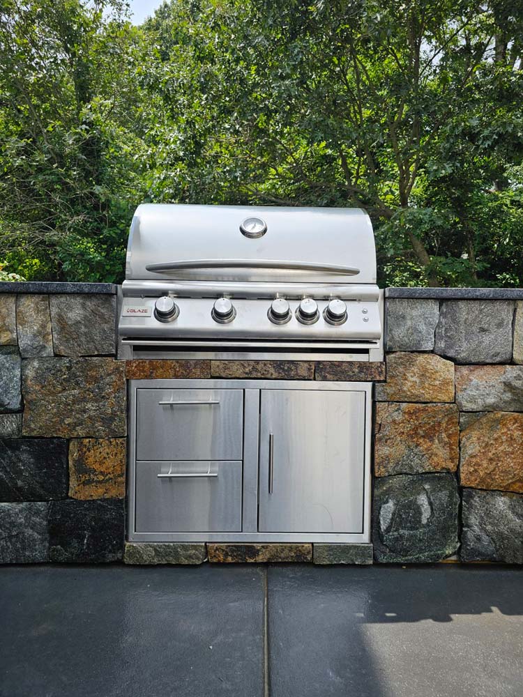 New backyard kitchen