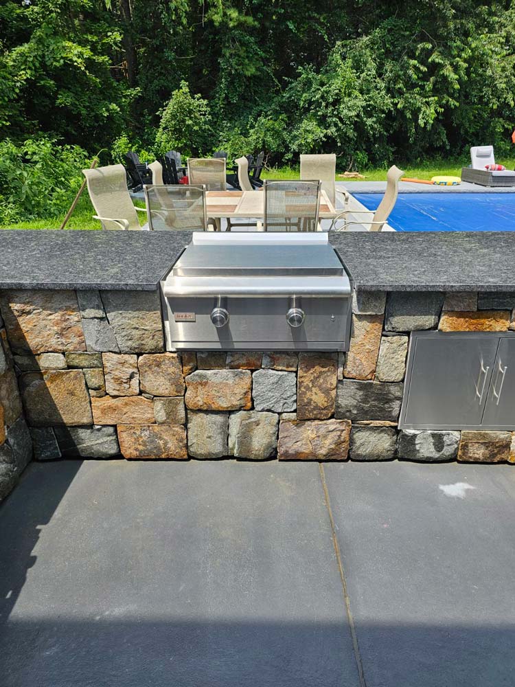 New backyard kitchen